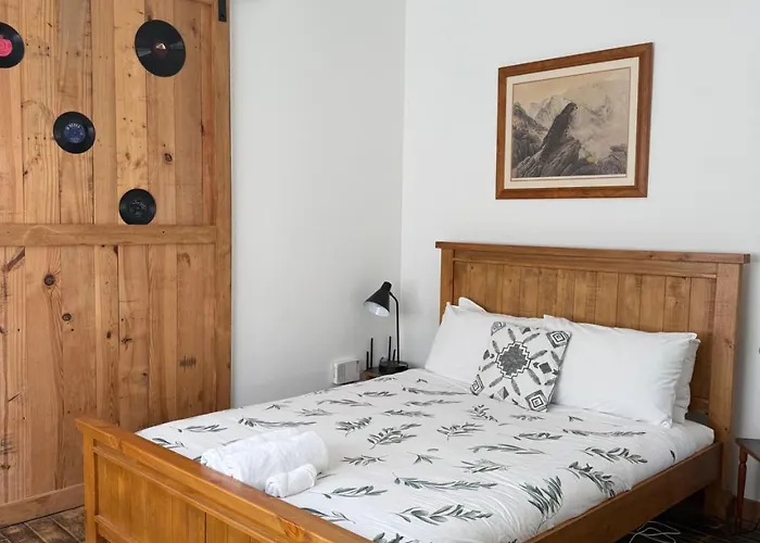 Devon Eleven | Cottage, Walk To Town 罗托鲁阿