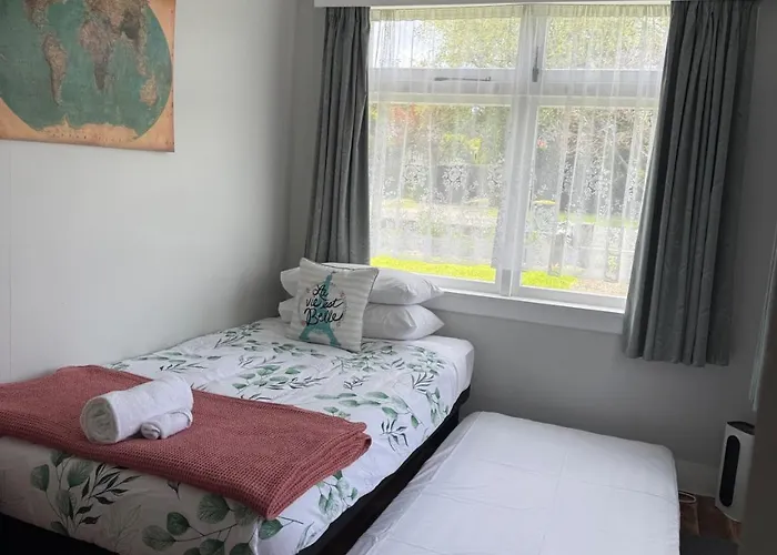 Devon Eleven | Cottage, Walk To Town